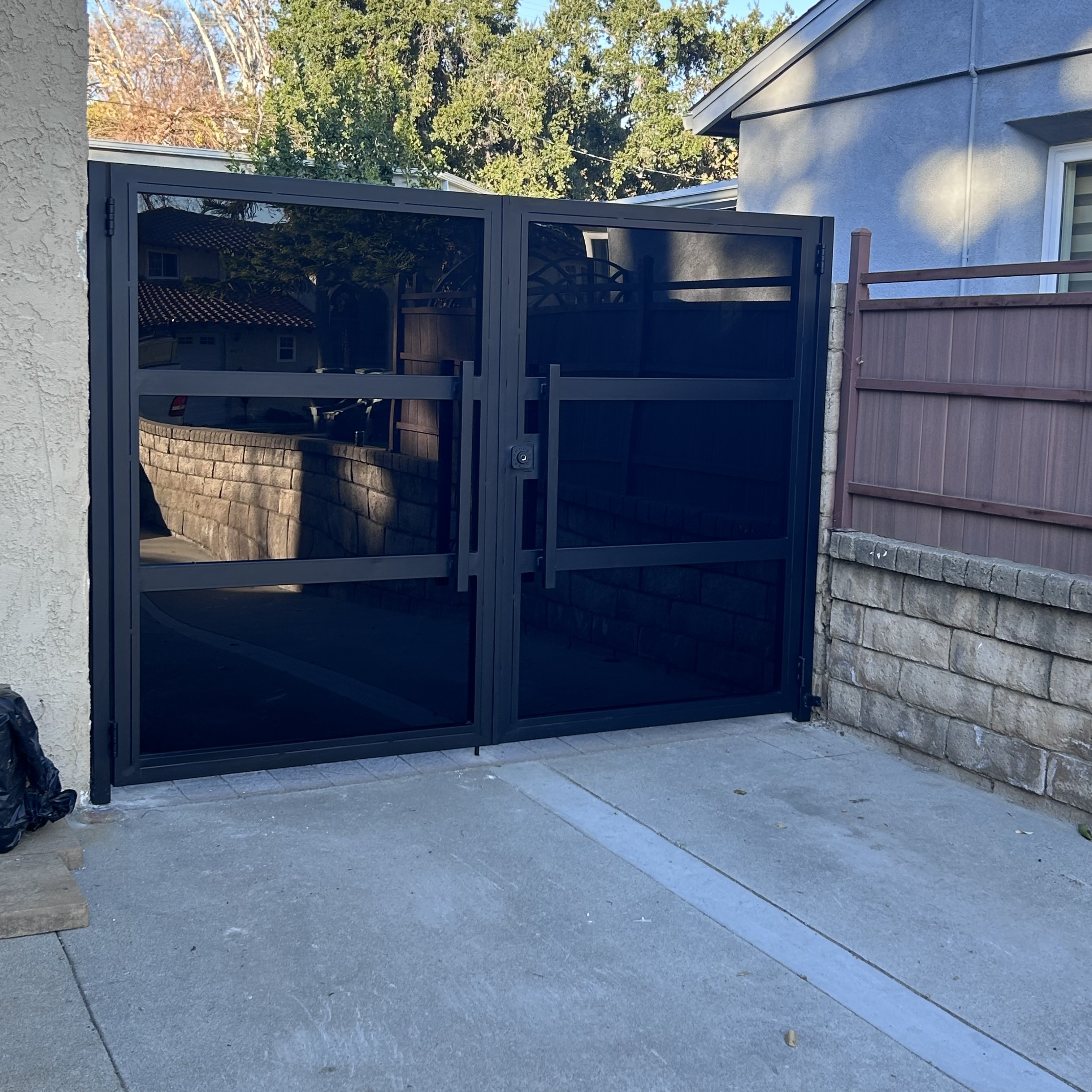Gate