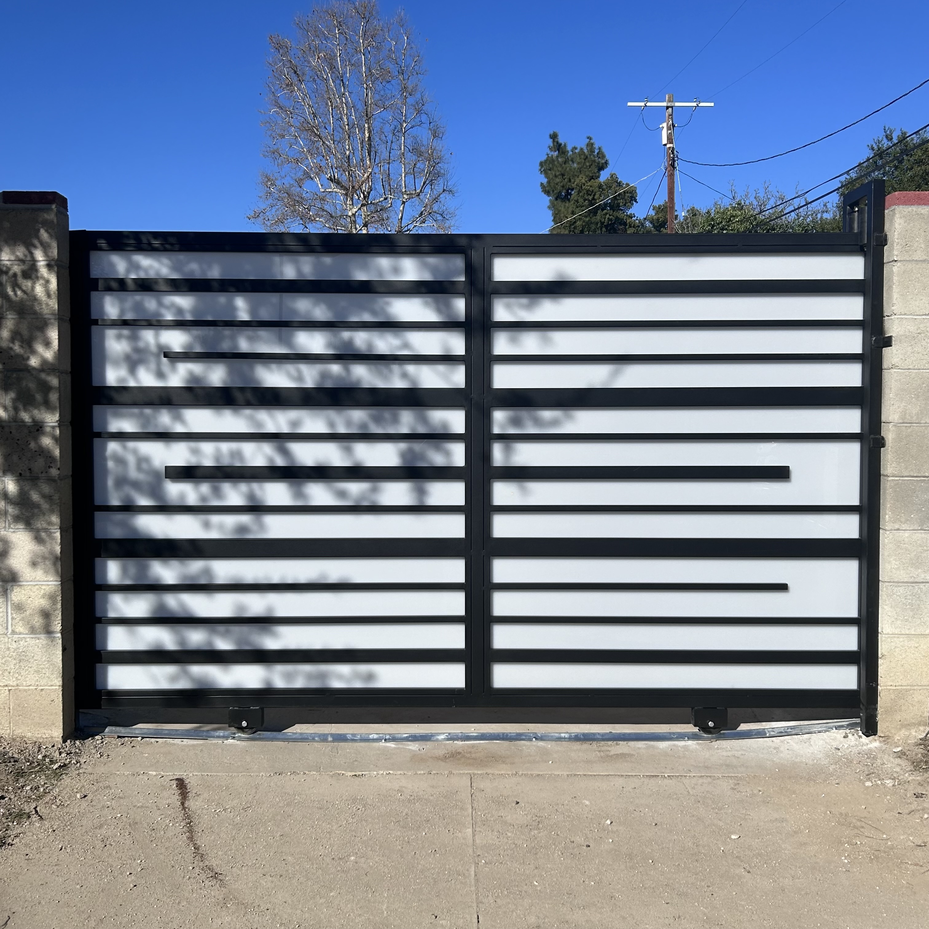 Gate