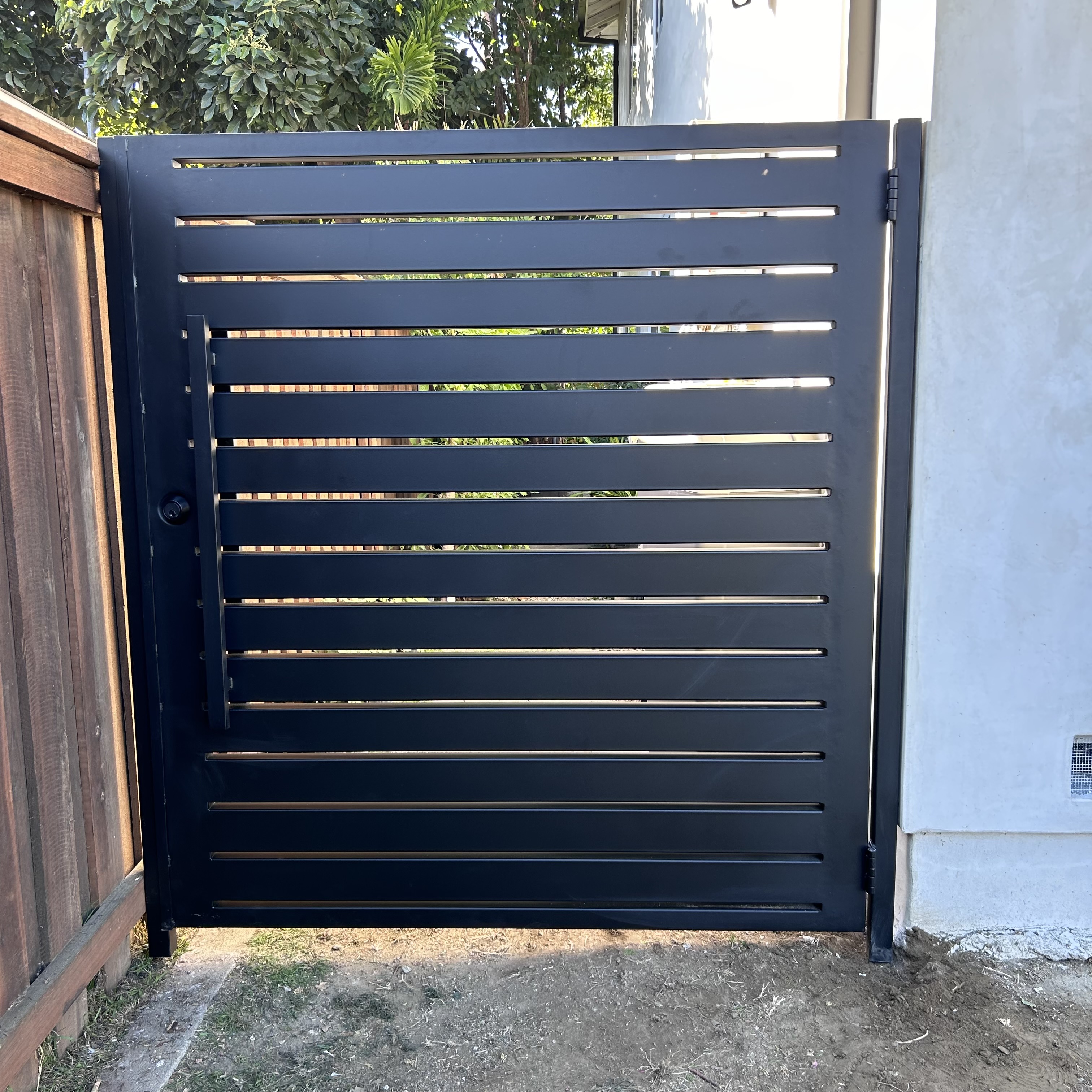 Gate